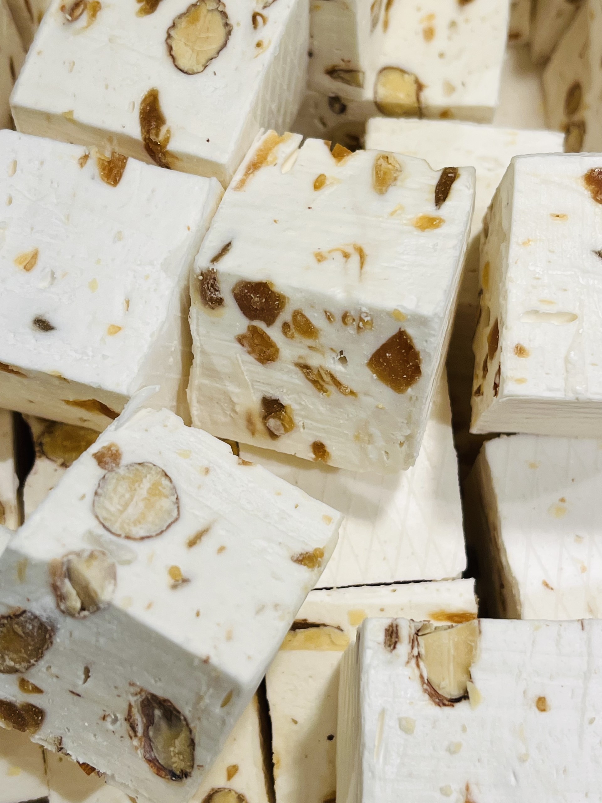 Cube Nougat Caramel Beurre Salé “La Linoise” – Nollysweet – Votre ...